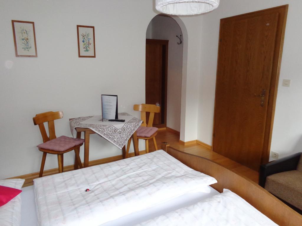 ホテル Haus Helga ウンケン 部屋 写真