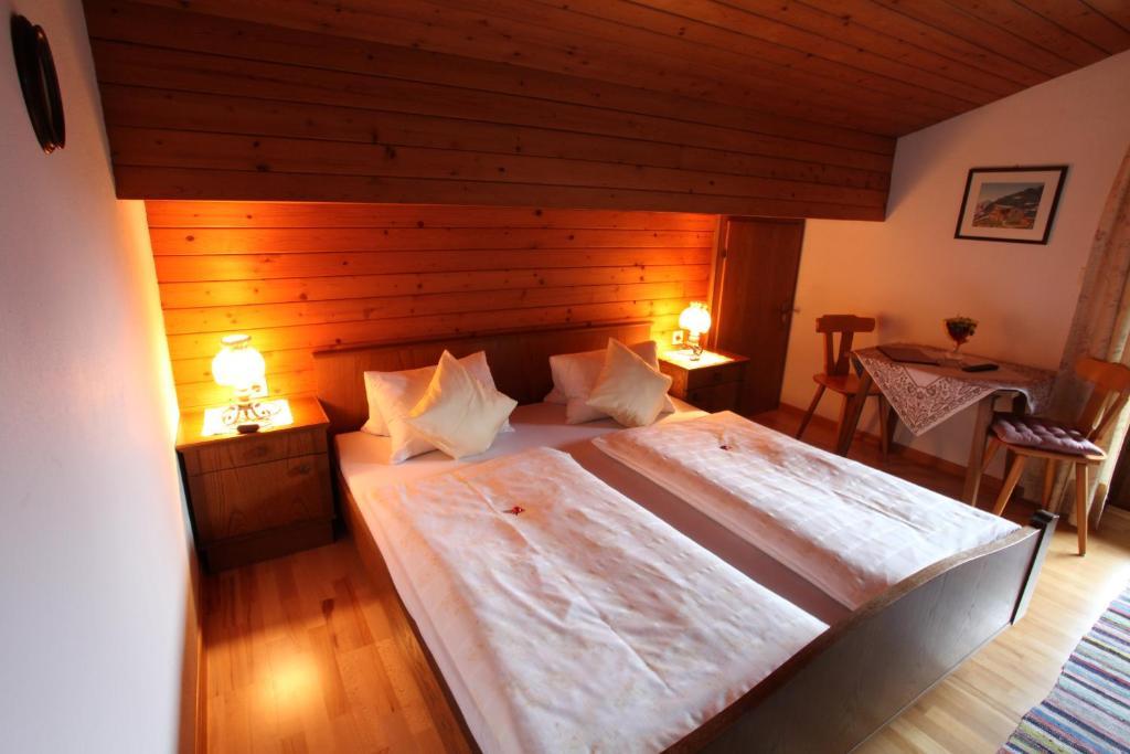 ホテル Haus Helga ウンケン 部屋 写真
